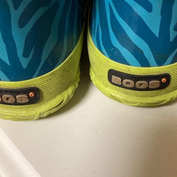 Bogs Zebra Print Waterproof Girl’s Rainboots - Picture 4 of 14